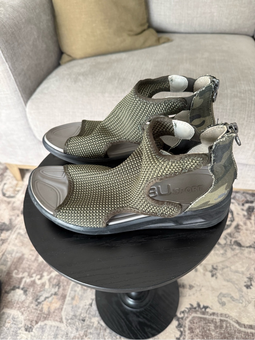 JBU  Margot Woman’s Sport Wedge Sandals SZ 8.5 GREEN CAMO BACK ZIPPER